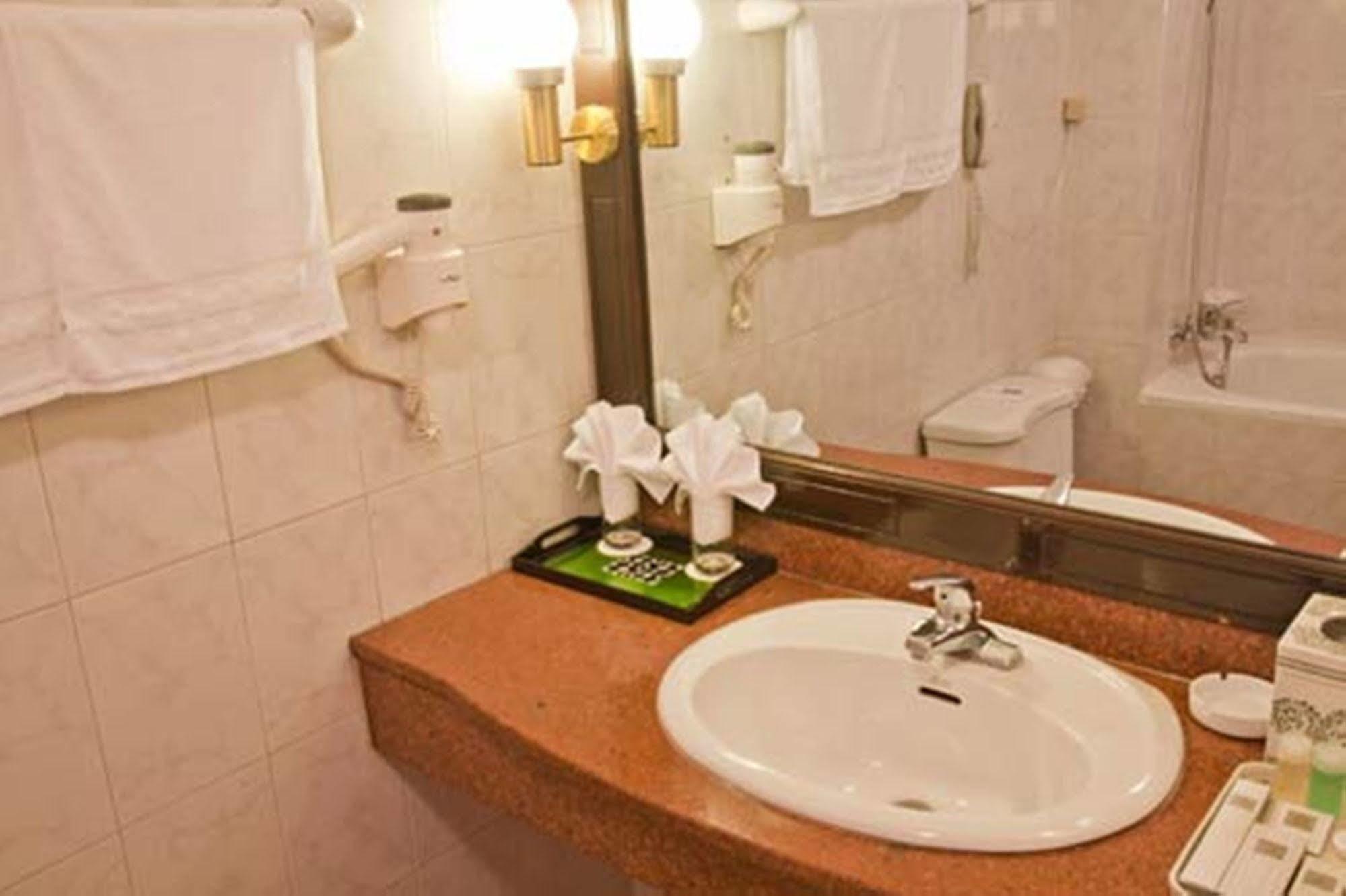 Green Park Hotel Hanoi Esterno foto