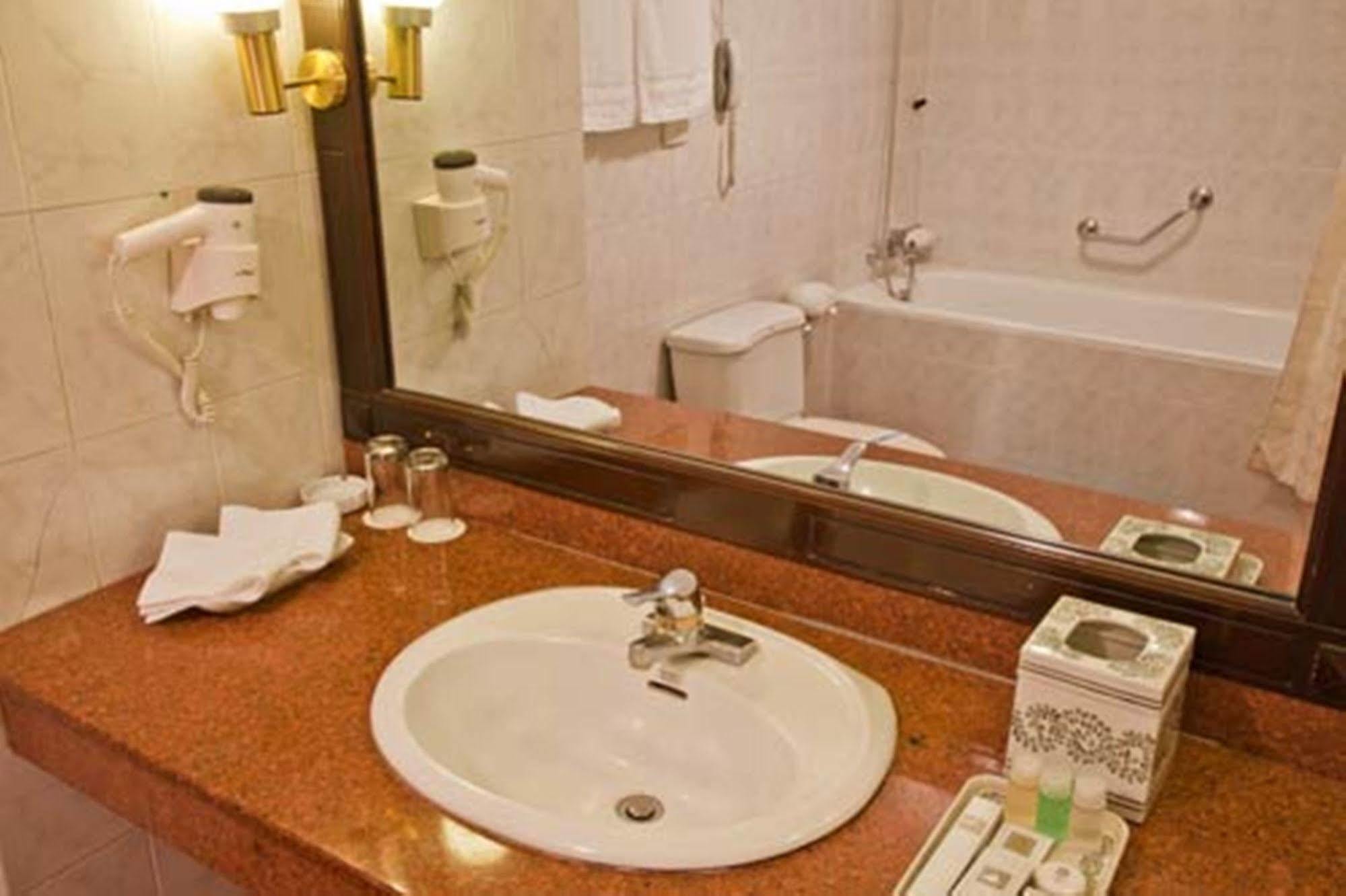 Green Park Hotel Hanoi Esterno foto